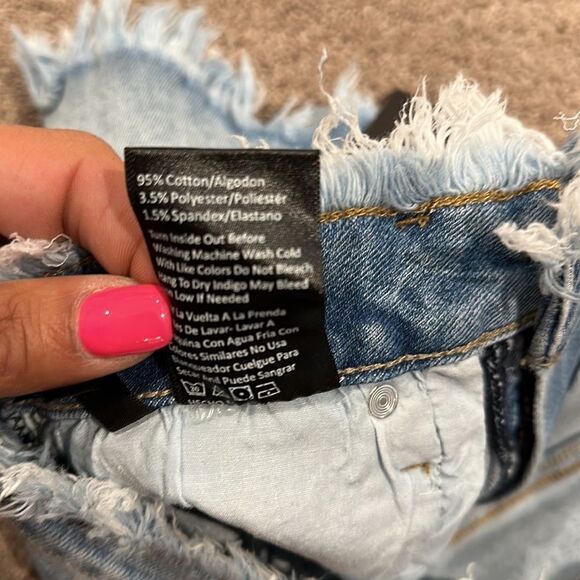 Risen! Frayed waist high rise stretchy shorts! NWT size small! - Picture 8 of 9